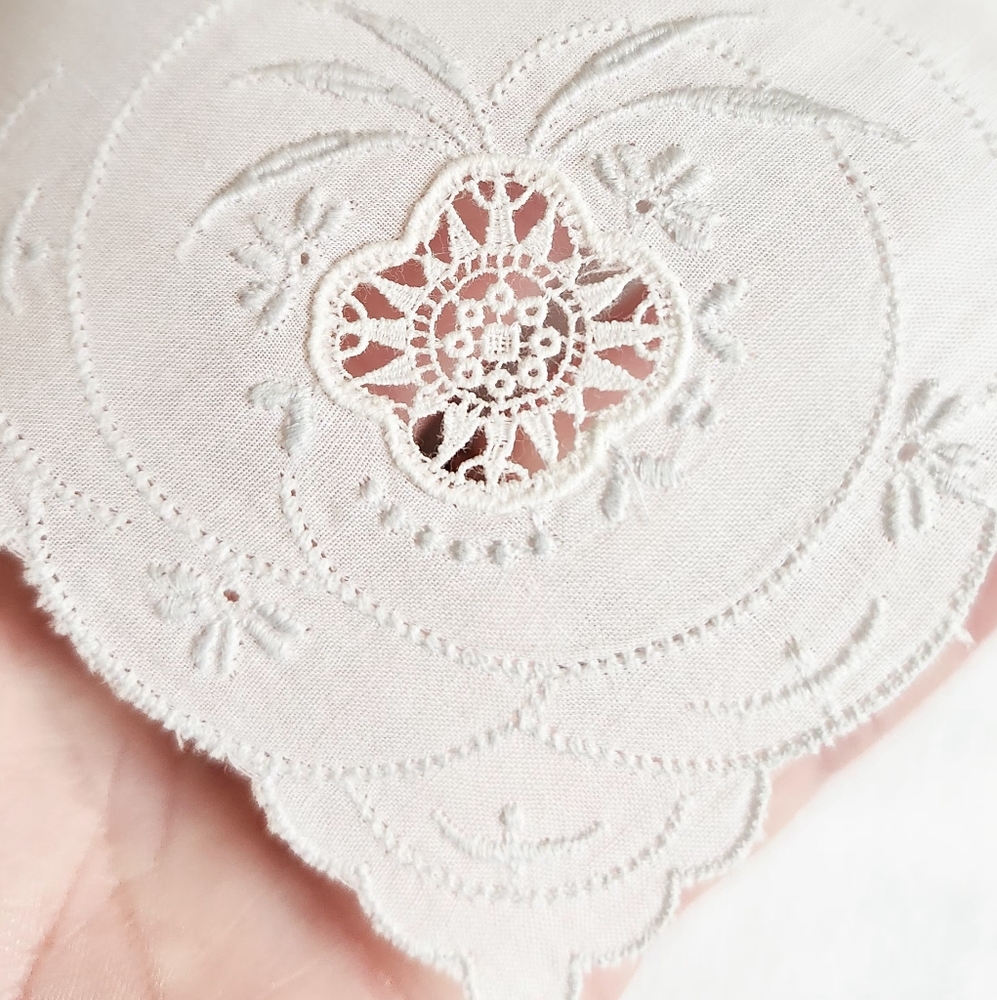 PREMIUM LINEN WHITEWORK AND LACE HANDKERCHIEF